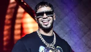 Anuel presume su nuevo reloj de miles de dólares. El Nuevo Temor De Anuel Aa Su Calvicie Latido Music