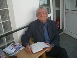 Az írótól megszokott enyhén szürreális elemek. Maradt Idegenkent Az Idegenben