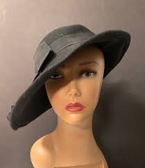 Marc Jacob's orange crossbody bag, camera bag, only worn once great  condition