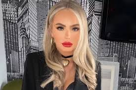 Police called to 'Willy Wonka Chocolate Experience' after families turn up  to empty warehouse