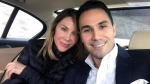 11 nisan 1977 tarihinde i̇stanbul 'da dünyaya geldi. Cenk Kupeli Kimdir Kac Yasinda Ve Nereli Demet Sener Le Neden Bosandi