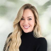 Kellie Moss's Instagram, Twitter & Facebook