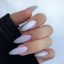 Black And White Almond Shaped Nails Manikyur Molochnyj V 2020 G Belye Akrilovye Nogti Dizajnerskie Nogti Gelevye Nogti