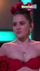 Esha Thakur's Instagram, Twitter & Facebook