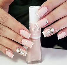 Cuando era más joven, tenía el pelo más liso, hasta los hombros, que barría hacia atrás, un mechón delgado y delgado colgando sobre su ojo izquierdo, sin. Pin De Alessandra Rendon En Diseno De Unas Con Imagenes Unas De Gel Elegantes Manicura De Unas Unas De Gel
