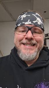 Please be aware of this man- lives in TN but grew up in Charolette NC &  waynesville/asheville NC HE IS A WOMAN ABUSER Jonathon L