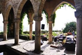 Noi am optat pentru drumul cu ieșire pe la negru vodă. Toamna Se NumÄrÄ Trandafirii La Castelul Reginei Maria De La Balcic Un ColÈ De Rai La Malul MÄrii Negre Extravita