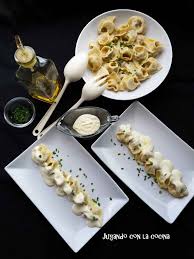 A poet in the kitchen and an artist on the plate, the number three chef in the world discusses his modena restaurant, the perfect tortellini and his love of fast cars. Jugando Con La Cocina Tortellini Con Crema De Parmesano De Massimo Bottura
