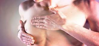 Часто жировик (липома) на шее или коже головы постепенно увеличивается в размерах, в этом случае посетить врача нужно срочно — новообразование нужно будет. Simptomy Raka Grudi U Muzhchin