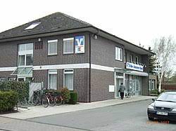 Ihr geschäftsgebiet umfasst die beiden nordfriesischen inseln föhr und amrum sowie die stadt kaltenkirchen und die gemeinden hartenholm. Vereinigte Vr Bank Wikipedia