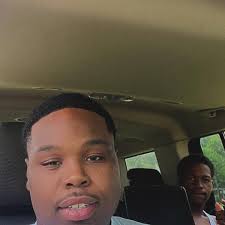 Anyone fancy playing getting bored of teams not helping their team mates  lol and just to have a laugh and chill make new friends 🤣18+