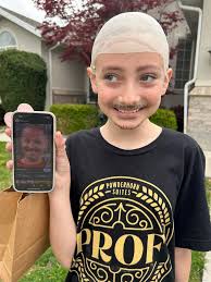 Pretty sure @knottedflower's daughter Avery dressed up as @profgampo is the  cutest thing you're gonna see today 😍 Second picture by  @cni_covellonashimages 📸