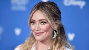 Notizie, foto, discografia, filmografia, contest e tanto altro sulla cantante/attrice americana. Hilary Duff Will Star In Hulu S How I Met Your Father