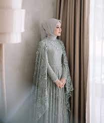Foto baju akad nikah muslim kebaya akad nikah white elegant by laksmi kebaya muslimah inspirasi baju pengantin muslimah yang bisa kamu tiru untuk akad Inspirasi Gaun Akad Nikah Muslimah Yang Modern
