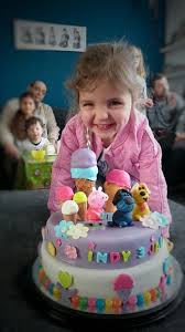 Peppa is a loveable, cheeky little piggy who lives with her little brother george, mummy pig and. Gemaakt Voor Mijn Meisje Die Van Ijsjes Woezel En Pip Peppa Pig En Chocolade Houdt Chocolade Peppa Pig