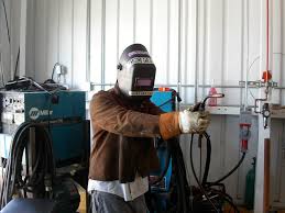 Visit maaco auto body shop & painting, a trusted auto repair shop for car painting and collision repair in osseo, mn. How To Weld Mig Welding 11 Steps With Pictures Instructables