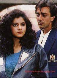 Divya Bharti And Sanjay Dutt Beautiful Bollywood Actress Most Beautiful Bollywood Actress Bollywood Celebrities