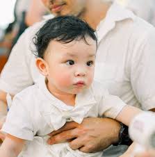 🚨 BREAKING: A man just held his breath for 29 minutes — longer than most  dolphins and whales can! It broke all world records (the average human  maxes out between 30 and