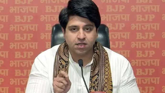 भाजपचे राष्ट्रीय प्रवक्ते पूनावाला यांचा राजीनामा
