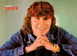 He was popular in sweden and around europe in the 1970s and is best known for his worldwide hits. Harpo