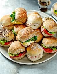 Classic Mini Roll Platter 16 Pieces M S Kalte Sandwiches Gerichte Fur Kinder Rezepte