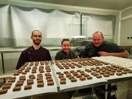 Bagnoles De L Orne Reportage Dans Une Chocolaterie A Un Mois De Noel Alencon Maville Com
