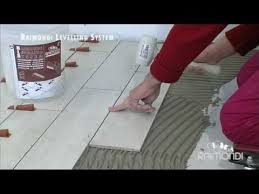 Fliesen sind vorhanden (60 x 60). Fliesen Naturstein Verlegen Videoanleitung By Raimondi Tools Com Youtube