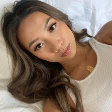 Colleen Hovey's Instagram, Twitter & Facebook