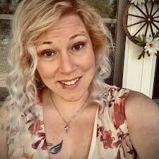 It's SHOUT OUT SATURDAY!! I am honored to have nearly 5000 followers and I  couldn't have made it without each one of you. Here are a few of the pages  who have