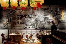 如何打造有温度的餐饮 城市名片 岭南文化 大鸽饭 品牌升级on behance exhibition design painting logo design