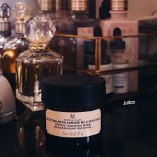 Almond Milk With Oats Mask From Thebodyshopjed اليوم باحكي لكم عن تجربتي لماسك الشوفان مع حليب اللوز من ذا بودي شوب The Body Shop Almond Milk Perfume Bottles