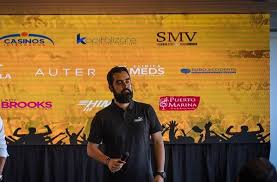 Vivi fernandez, das pegadinhas do programa silvio santos, enfrentou um perrengue por não receber por serviços prestados. Felipe Saez Gerente General De Fernandez Vial Creemos Que Hoy Estamos En Un Nivel En Que Podemos Funcionar De Buena Manera La Pelota Es Mia