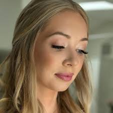 🧁 West Palm Beach makeup and hair artist ❤️ bookings please text  305-505-3355 . . . . #westpalmbeachmakeupartist #wpbmakeupartist  #palmbeachmakeupartist #palmbeachmua #palmbeachmakeup #jupiterflmakeupartist