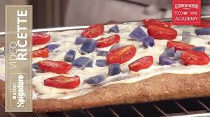 La pizza con farina di kamut sta diventando una richiesta sempre più comune del consumatore. Ricetta Pizza Ai 7 Cereali Molini Spigadoro Youtube