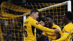 Young boys ready to make a play for the ball during a regular season soccer game. Fakten Young Boys Porto Uefa Europa League Uefa Com