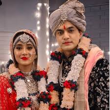 Watch: Mohsin Khan & Shivangi Joshi Shake A Leg Together At His Sister'S  Wedding