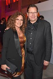 Let's check, how rich is christine neubauer in 2020? New Faces Night Fashion Mit Christine Neubauer Simone Thomalla Caroline