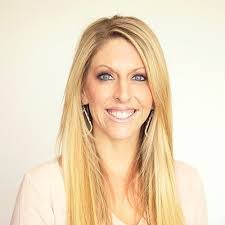 Pamela Stelzer's Instagram, Twitter & Facebook