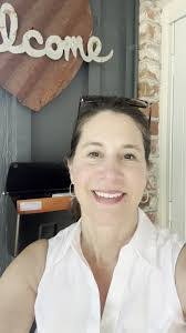 Beth Burris's Instagram, Twitter & Facebook