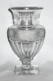 Vase Medicis En Cristal Taille De Baccarat Modele Sevigne Parfait Etat Le Bucher Des Vanites Proantic Vase Medicis Baccarat Vase