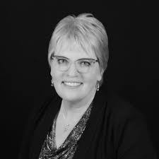 Laurie Labelle's Instagram, Twitter & Facebook