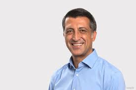 Medalla 70 years old, filipino, has been the he is a director and chief operating officer of utsb and serves on the boards of several other companies in which utsb group has interests, such as maxis berhad (listed on the bursa malaysia securities berhad (bursa. Maxis Coo Gokhan Ogut Promoted To Ceo Effective May 1 The Edge Markets