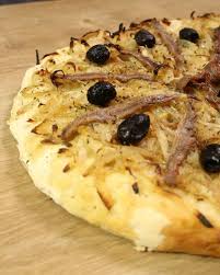 Focaccia Cipolla Acciughe E Olive Focaccia Cipolla E Acciughe Pissaladiere Recette Pissaladiere Recettes De Cuisine