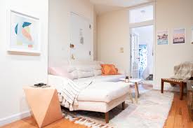 Roommates Decorated This Apartment With Lots Of Craigslist And Facebook Marketplace Scores Popular Decor Apartment Decor Decor