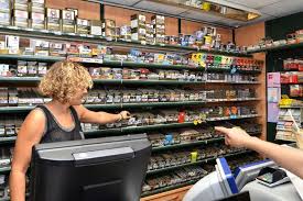 Smoky house vienne, vienne (isère). Paroles De Buralistes La Cigarette Electronique C Est L Avenir Valerie Marsalaud Le Monde Du Tabac