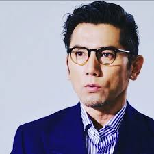 本木雅弘が惚れ込んだ 樹木希林の娘 内田也哉子の魅力をご紹介 樹木希林 娘 スーツスタイル