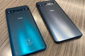TCL 10 Pro in pictures: A curved screen ...