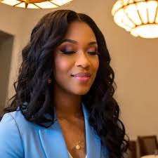 Starr Bell (@starrleshaybell) • Threads, Say more