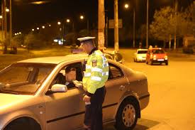 Tânărul de 23 de ani, din galaţi, a fost depistat de poliţiştii de frontieră conducând o maşină pe o stradă din municipiul galaţi. Un BÄrbat A RÄmas FÄrÄ Permis Pentru Alcool DeÈi Nu BÄuse Niciun Strop