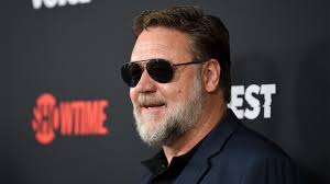 Russell Crowe skips Golden Globes to protect family from fires in Australia 